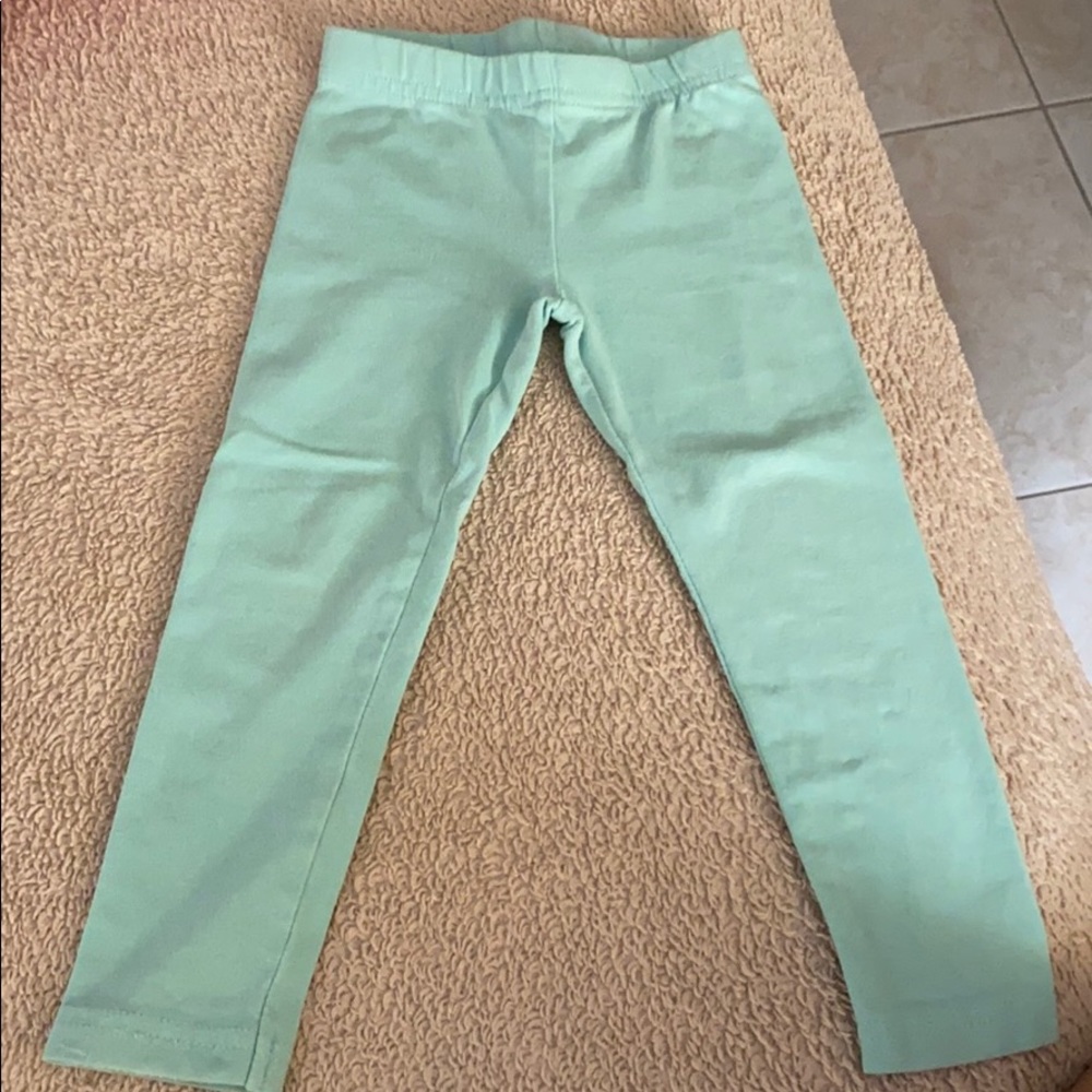 Baby girl leggings.